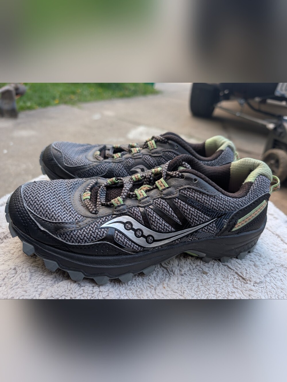 Women's Saucony Trail Running Sneakers Size 7